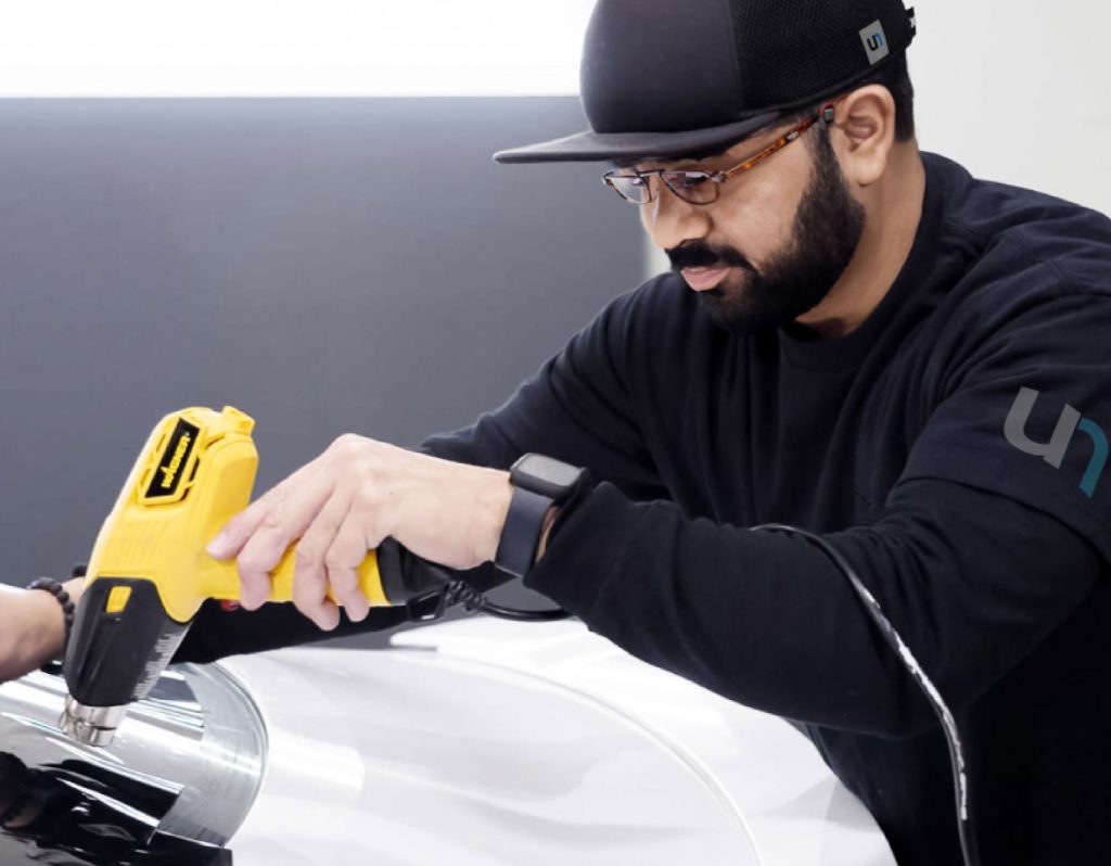 A Largo window tinting expert