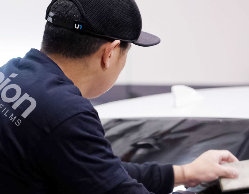 A Largo window tinting expert