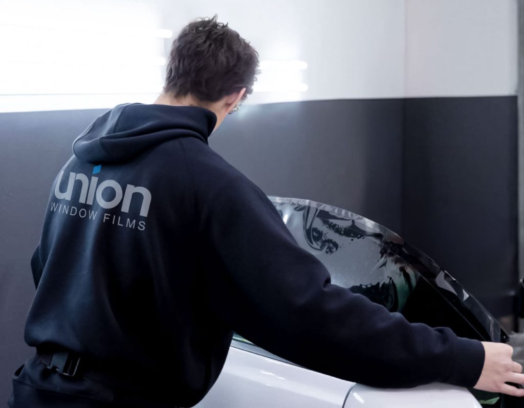 A Largo window tinting expert