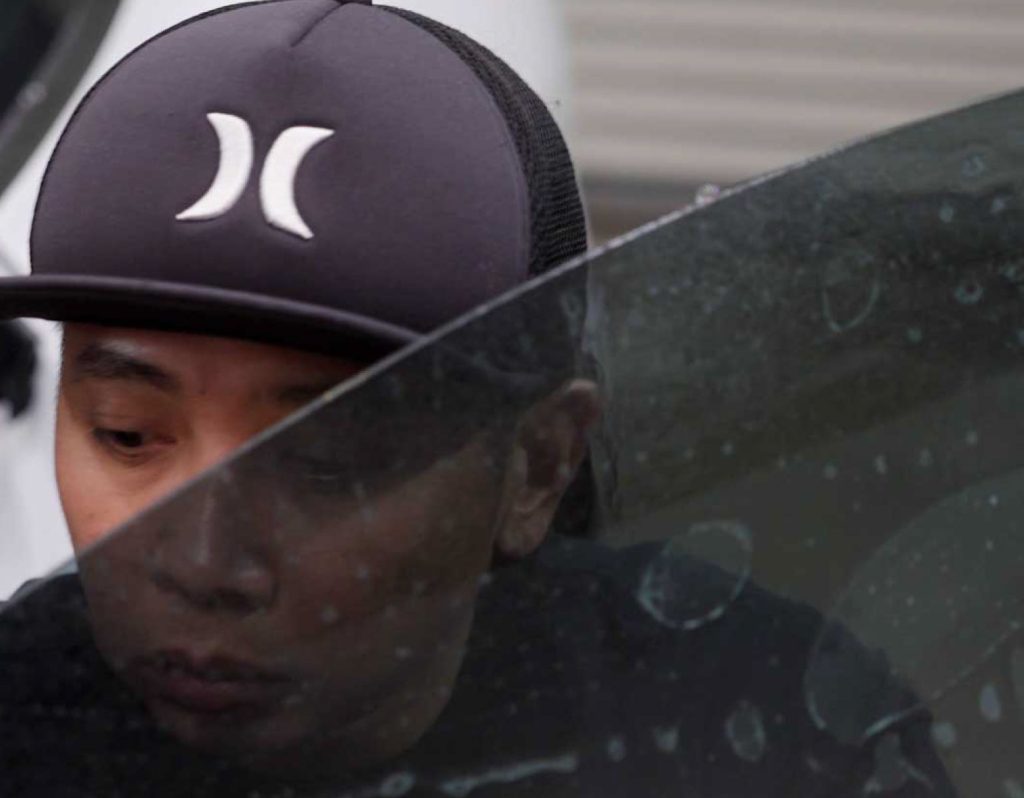 A Largo window tinting expert